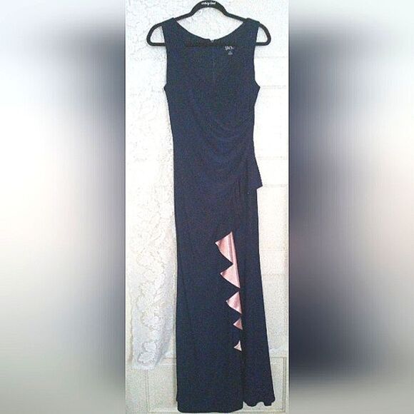 B&A WOMEN'S GOWN - Picture 1 of 6